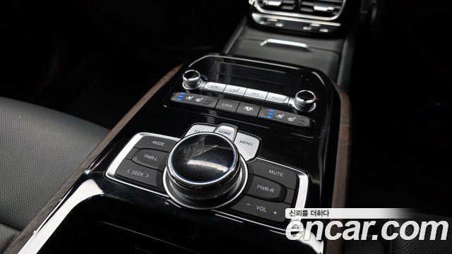 Genesis G90 2019 — photo 38