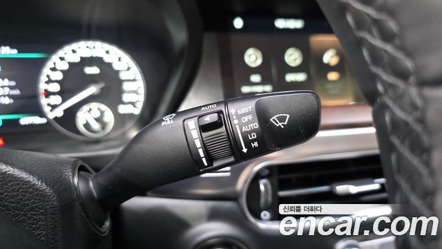 Genesis G90 2019 — photo 41