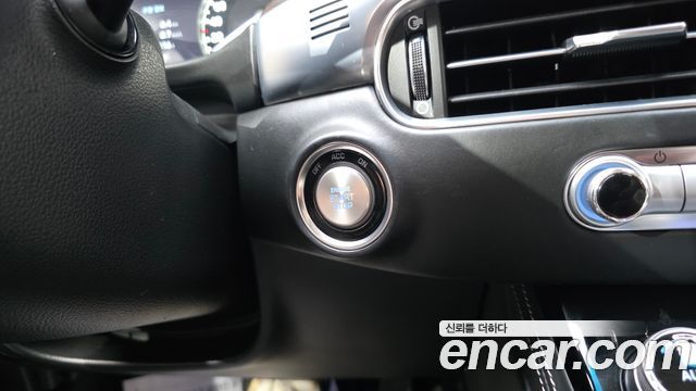 Genesis G90 2019 — photo 42