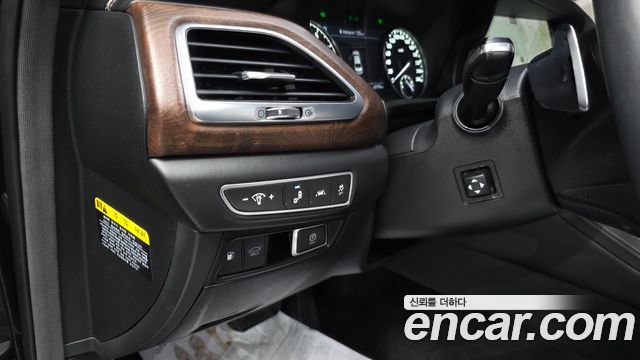 Genesis G90 2019 — photo 44