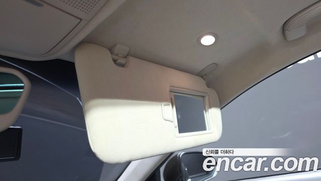 Genesis G90 2019 — photo 46