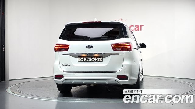 Kia Canival 2019 — photo 4