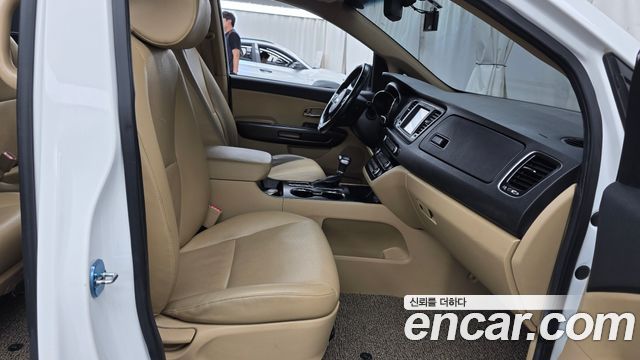 Kia Canival 2019 — photo 6
