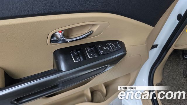 Kia Canival 2019 — photo 11