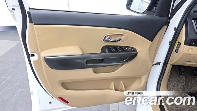 Kia Canival 2019 — photo 12