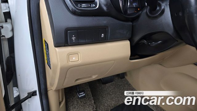 Kia Canival 2019 — photo 21