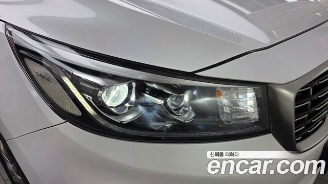 Kia Canival 2019 — photo 28