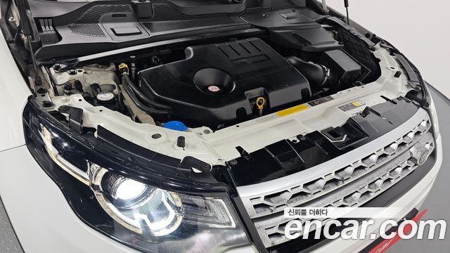 Land Rover Discovery Sport 2017 — photo 6