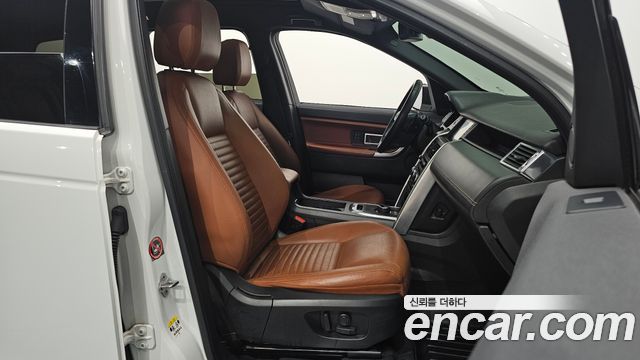 Land Rover Discovery Sport 2017 — photo 10