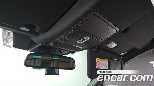 Land Rover Discovery Sport 2017 — photo 18