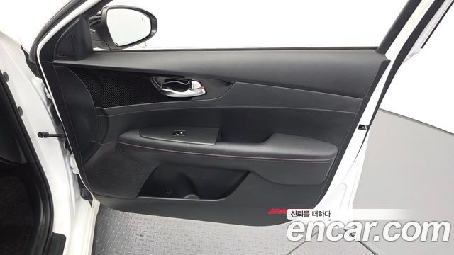 Kia K3 2023 — photo 14