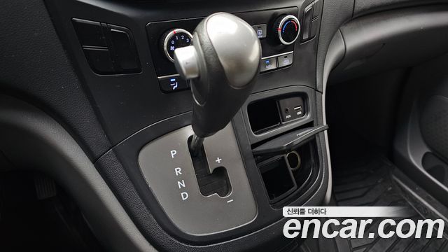 Hyundai Starex 2019 — photo 9