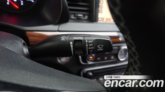 Kia K7 2016 — photo 18