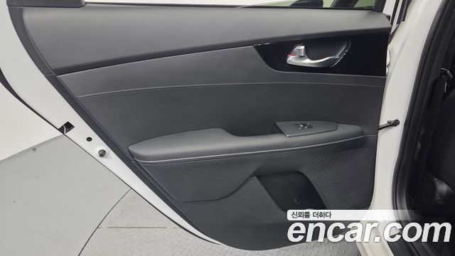 Kia K3 2024 — photo 15