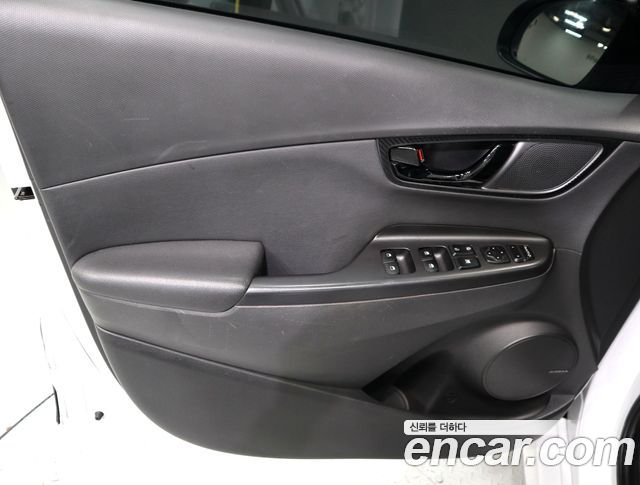 Hyundai Kona 2018 — photo 19