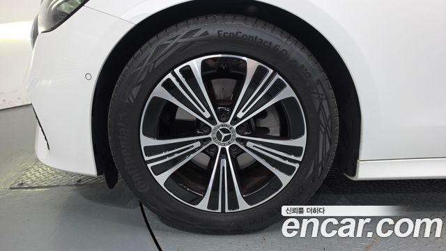 Mercedes-Benz E-Class 2025 — photo 5