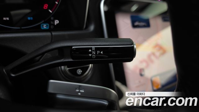 Mercedes-Benz E-Class 2025 — photo 12