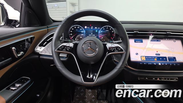 Mercedes-Benz E-Class 2025 — photo 19