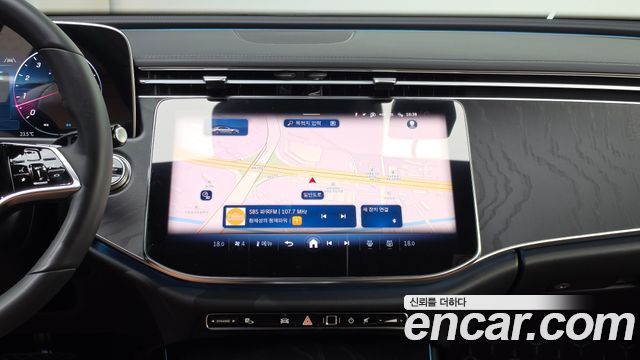 Mercedes-Benz E-Class 2025 — photo 20