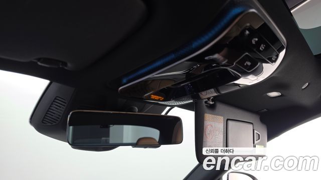 Mercedes-Benz E-Class 2025 — photo 23