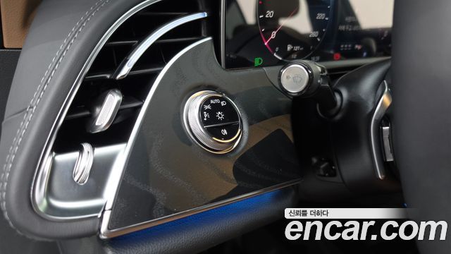 Mercedes-Benz E-Class 2025 — photo 27
