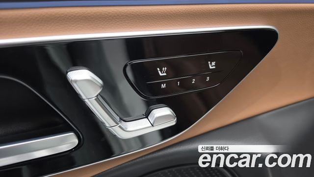 Mercedes-Benz E-Class 2025 — photo 29