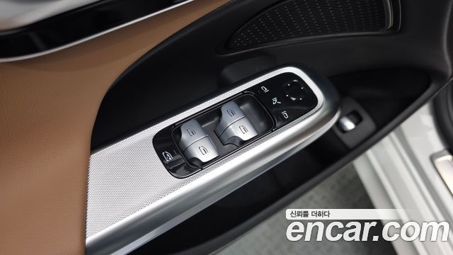 Mercedes-Benz E-Class 2025 — photo 30