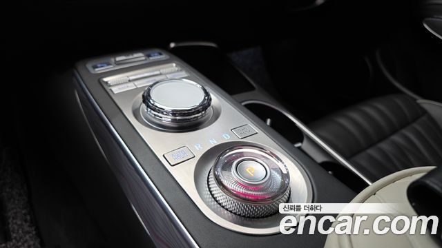 Genesis GV70 2021 — photo 12
