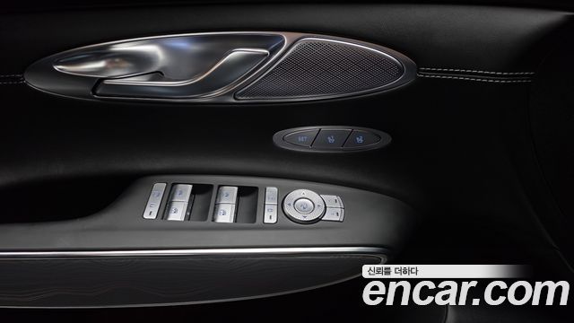 Genesis GV70 2021 — photo 26