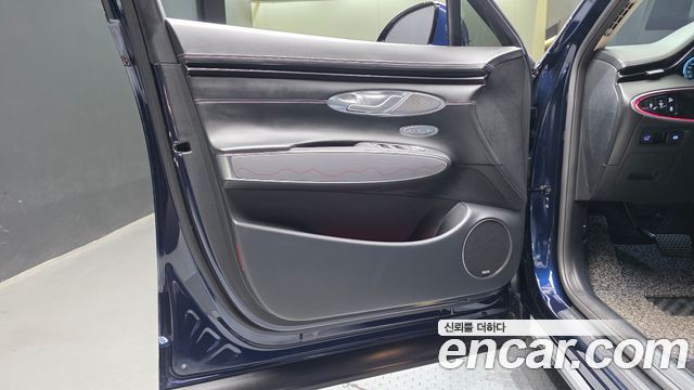 Genesis GV70 2021 — photo 14