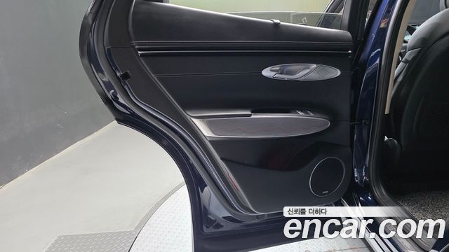 Genesis GV70 2021 — photo 15