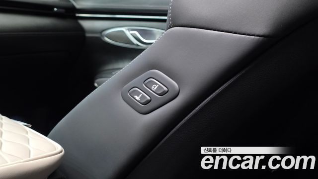 Genesis GV70 2021 — photo 29