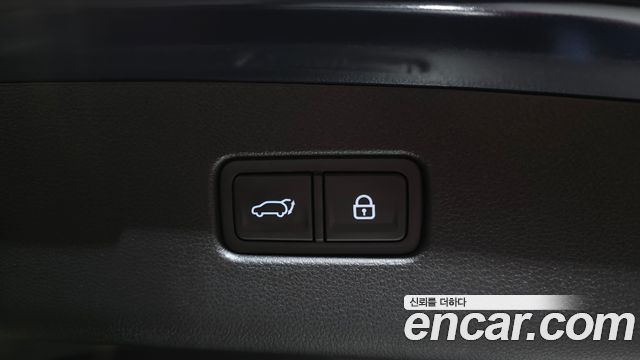 Genesis GV70 2021 — photo 32