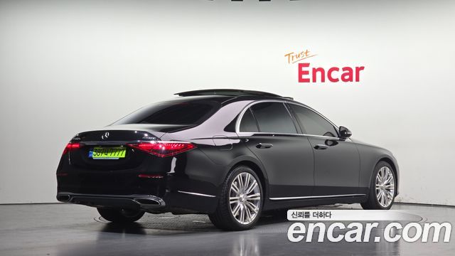 Mercedes-Benz S-Class 2023 — photo 2