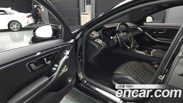 Mercedes-Benz S-Class 2023 — photo 9