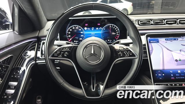 Mercedes-Benz S-Class 2023 — photo 12