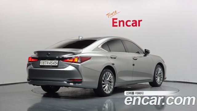 Lexus ES 2023 — photo 2