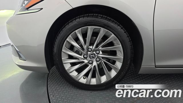 Lexus ES 2023 — photo 5