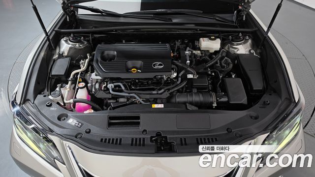 Lexus ES 2023 — photo 6
