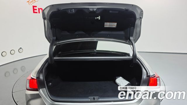 Lexus ES 2023 — photo 20
