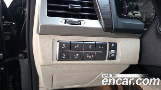 KG Mobility Rexton 2018 — photo 18
