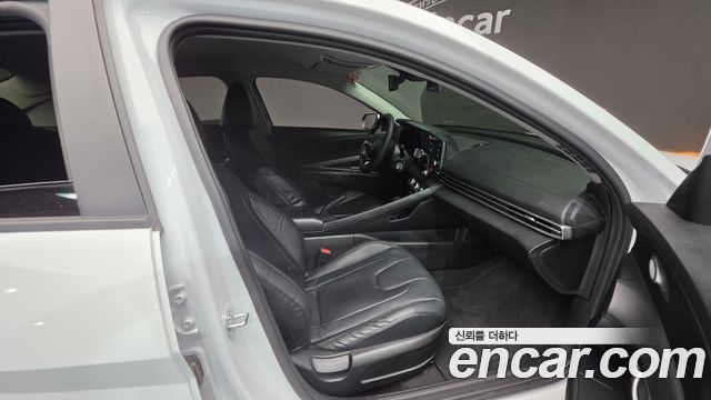 Hyundai AVANTE 2021 — photo 13