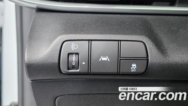 Hyundai AVANTE 2021 — photo 18