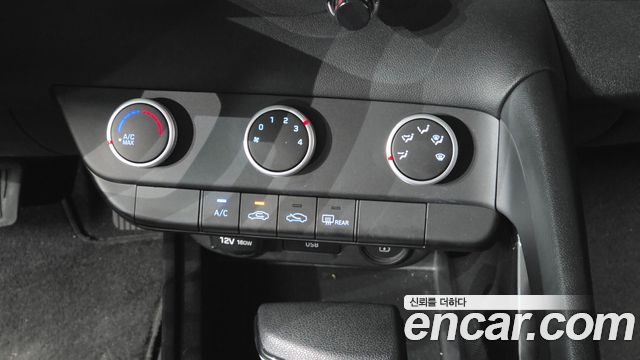 Hyundai AVANTE 2021 — photo 24