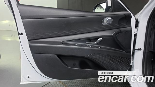 Hyundai AVANTE 2021 — photo 14
