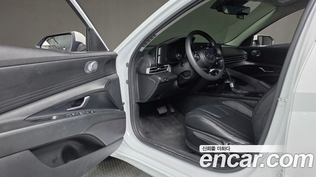 Hyundai AVANTE 2021 — photo 16