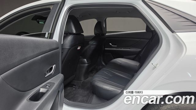 Hyundai AVANTE 2021 — photo 27