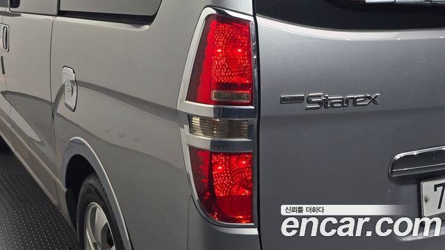 Hyundai Starex 2014 — photo 9