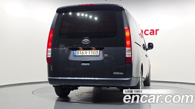 Hyundai Staria 2022 — photo 4