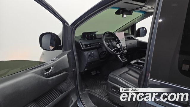 Hyundai Staria 2022 — photo 13